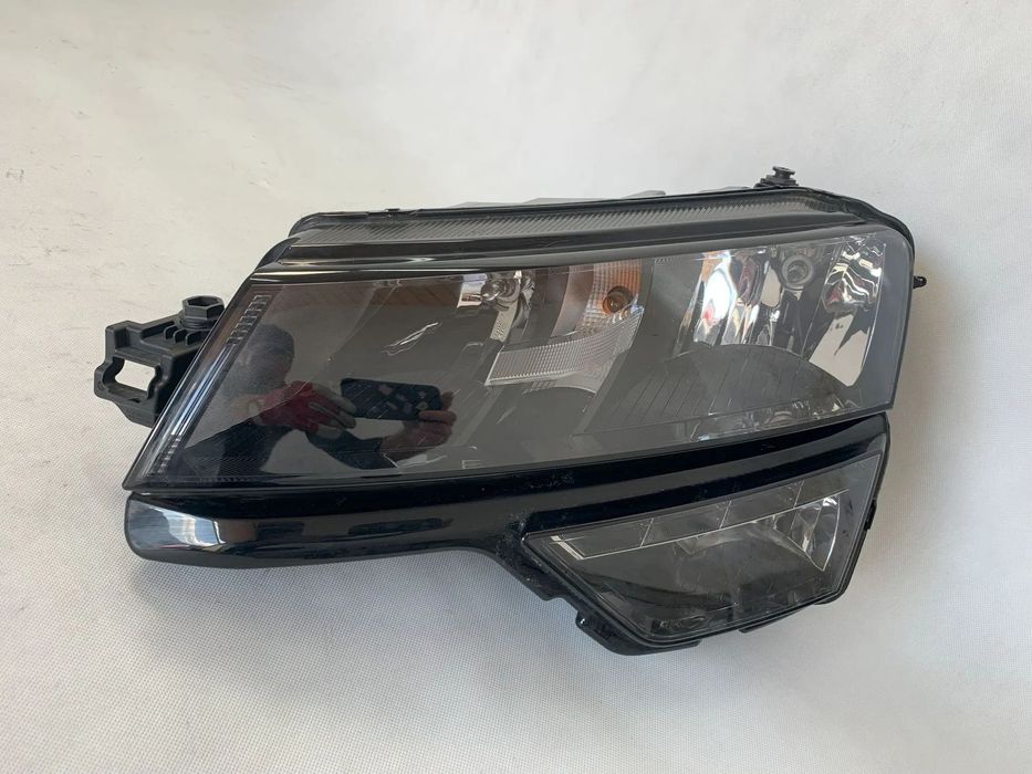 Skoda Karoq 17-21r Reflektor lewy lampa lewa