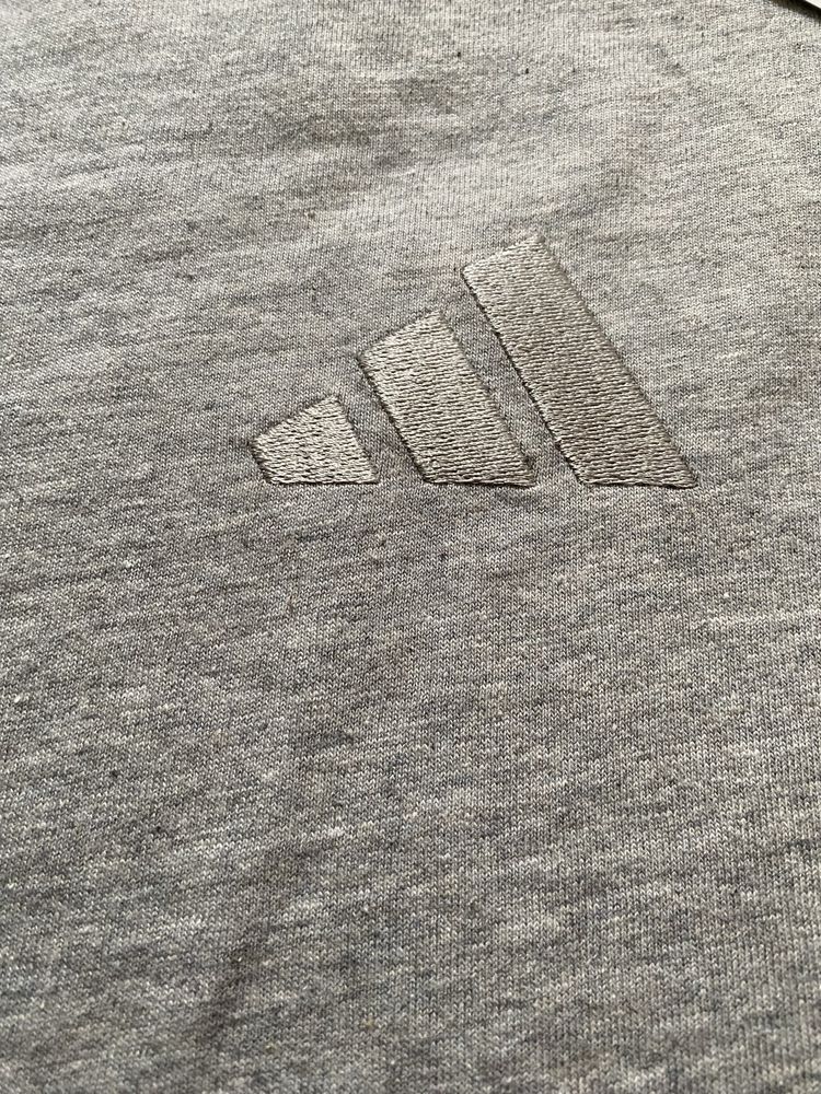 Продам футблку adidas
