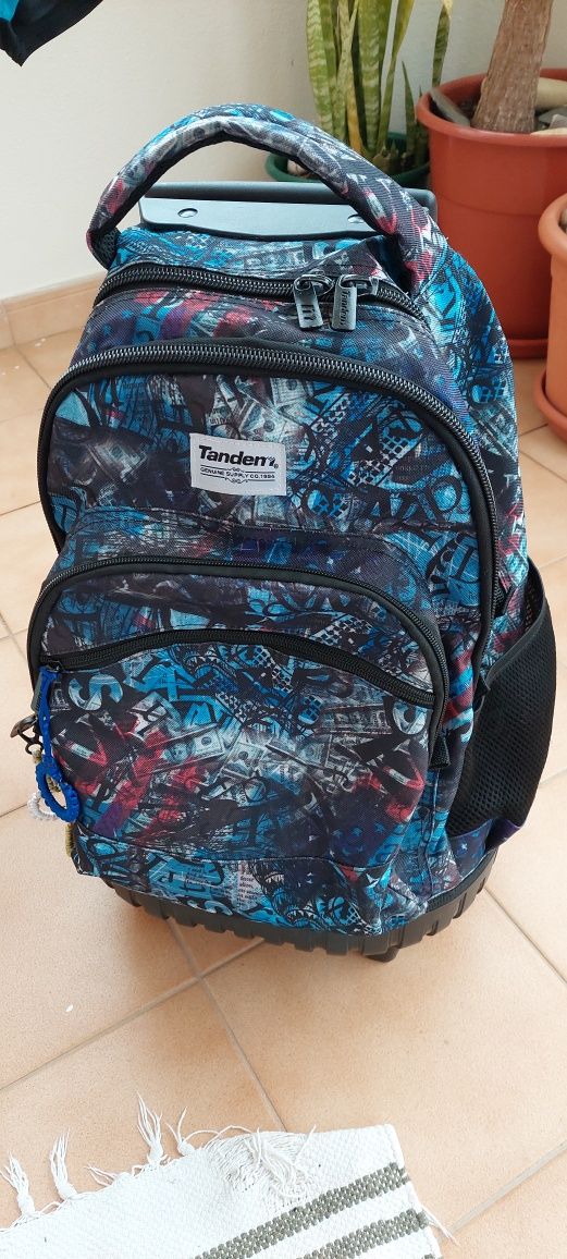 Mochila com rodas