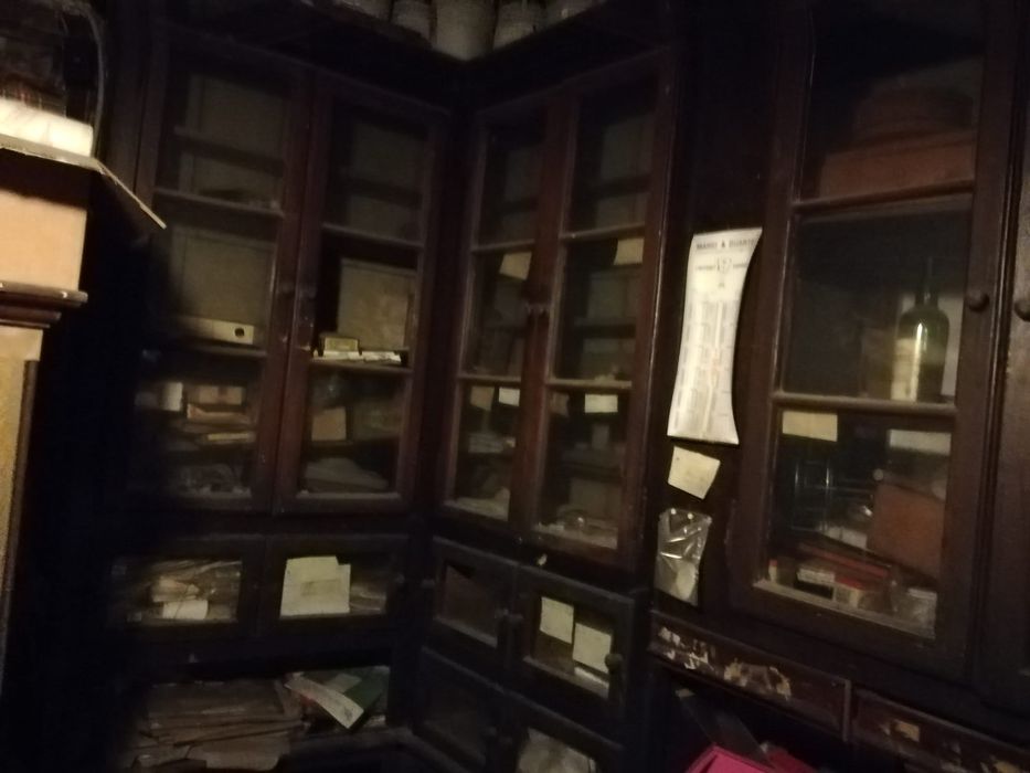 Móveis antigos de mercearia princípio séc xx