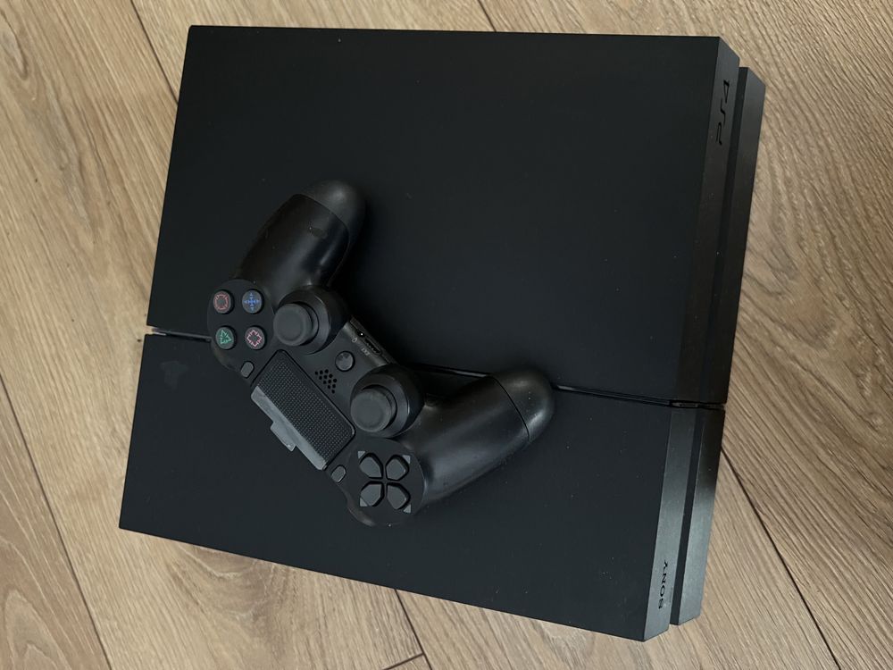 Play Station 4, 1 TB, + GRY