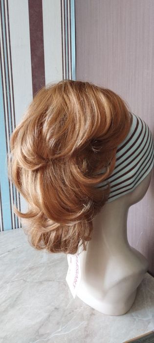 Парики хвосты шиньоны накладки термо волокно трассы волосы