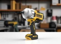 najmocniejszy klucz udar DeWalt  1/2" 18V DCF961p2 2373 Nm 2 aku waliz