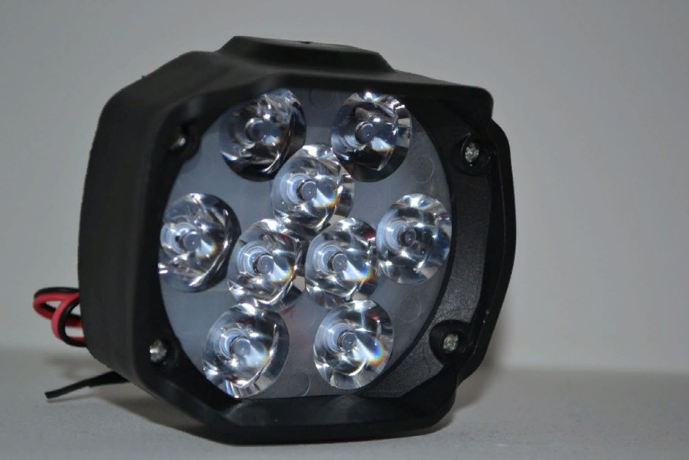 Дополнительная светодиодная LED фара 9-12V15W