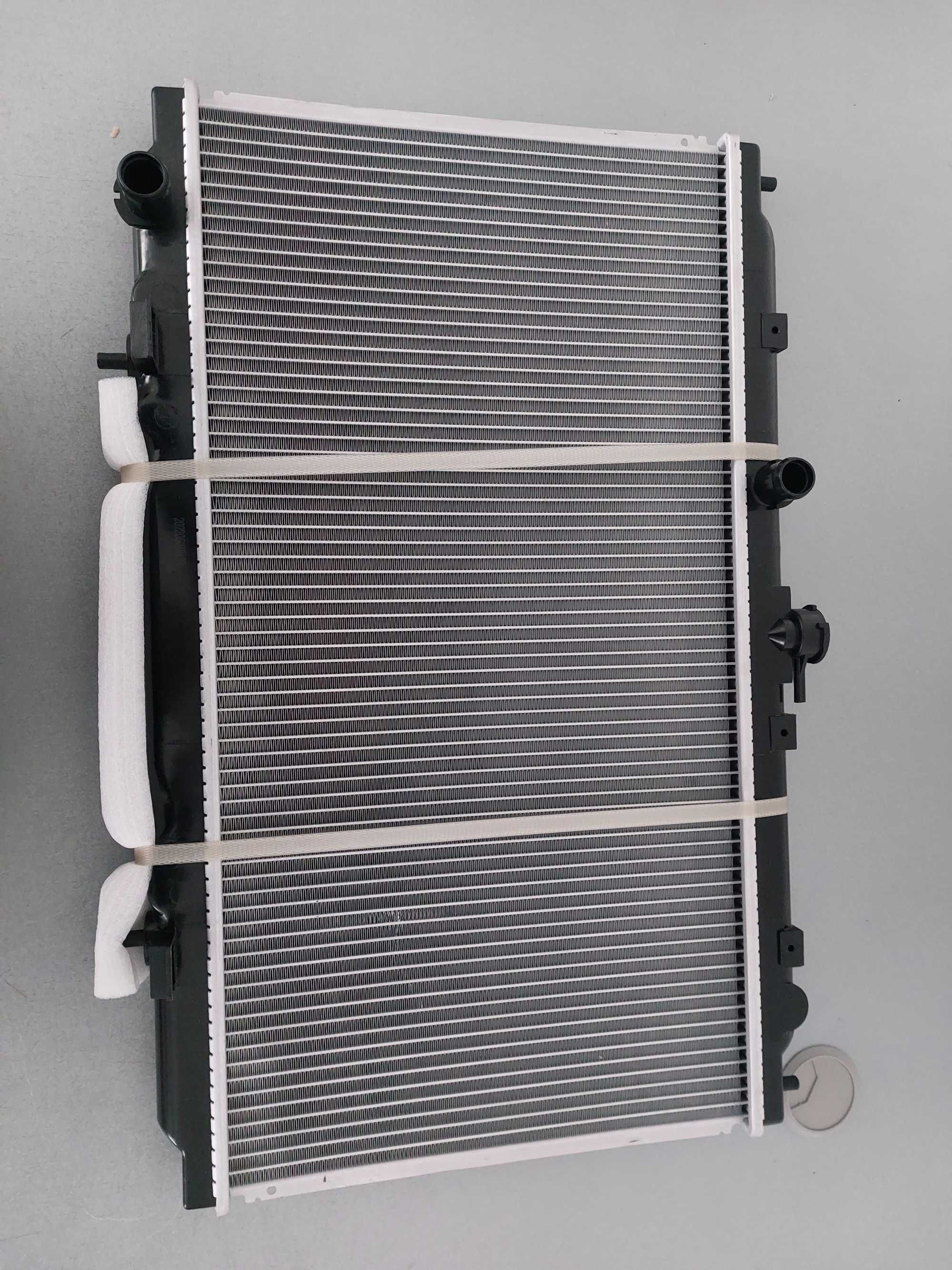 Радиатор пайка 688x360x17 Nissan Almera 00-07 Нісан Алмера