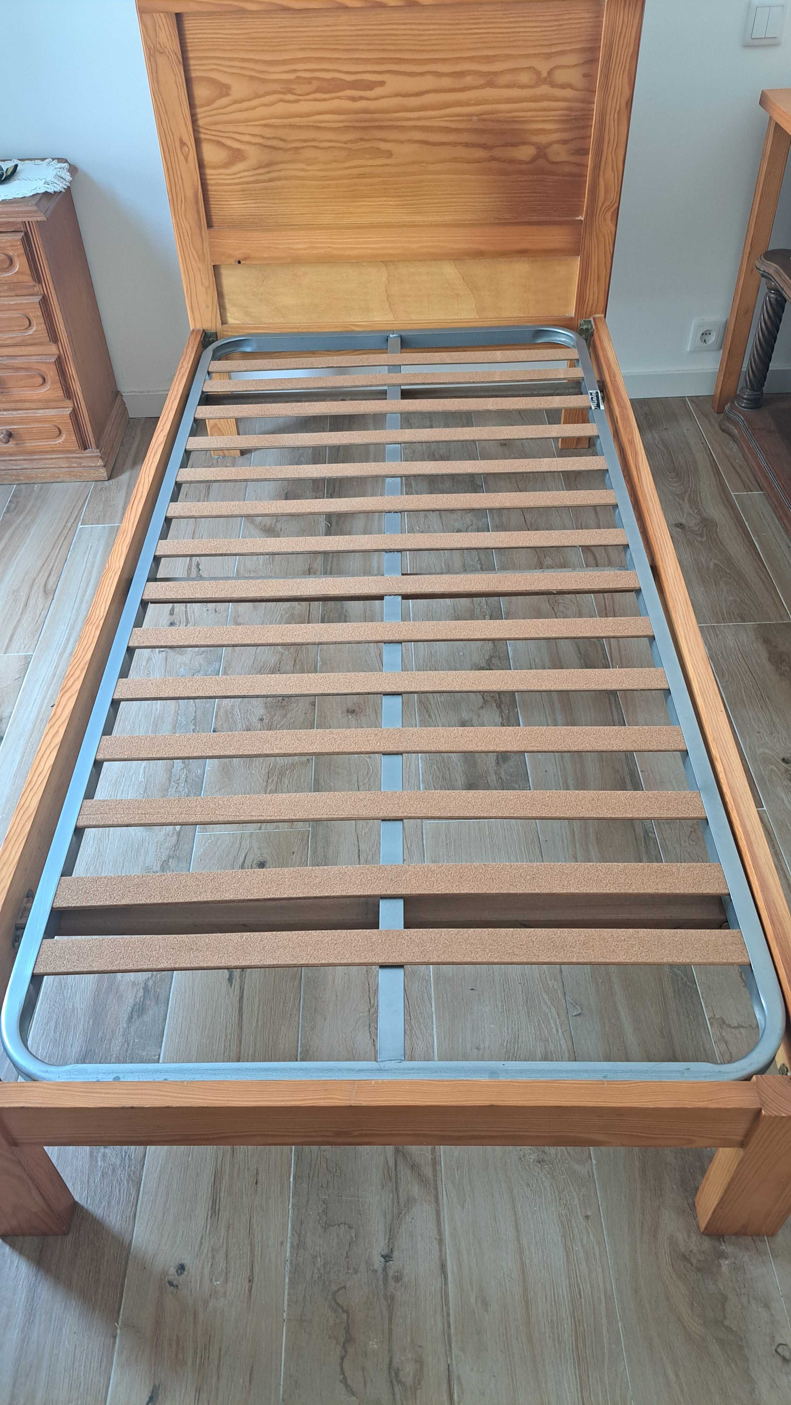 Cama de solteiro com estrado