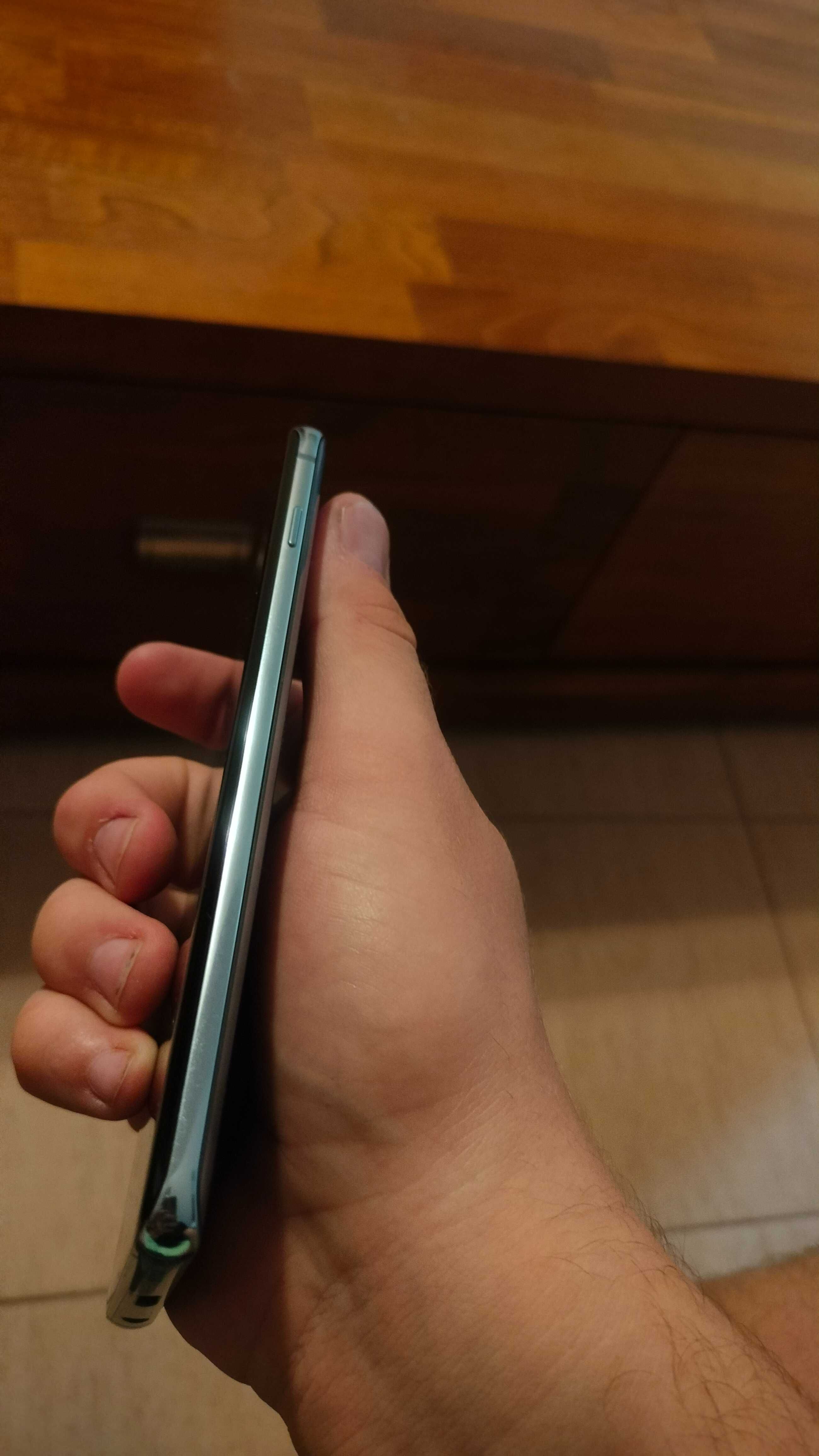 Galaxy S10 Odnowiony + pudełko, ładowarka, etui, szkło hartowane