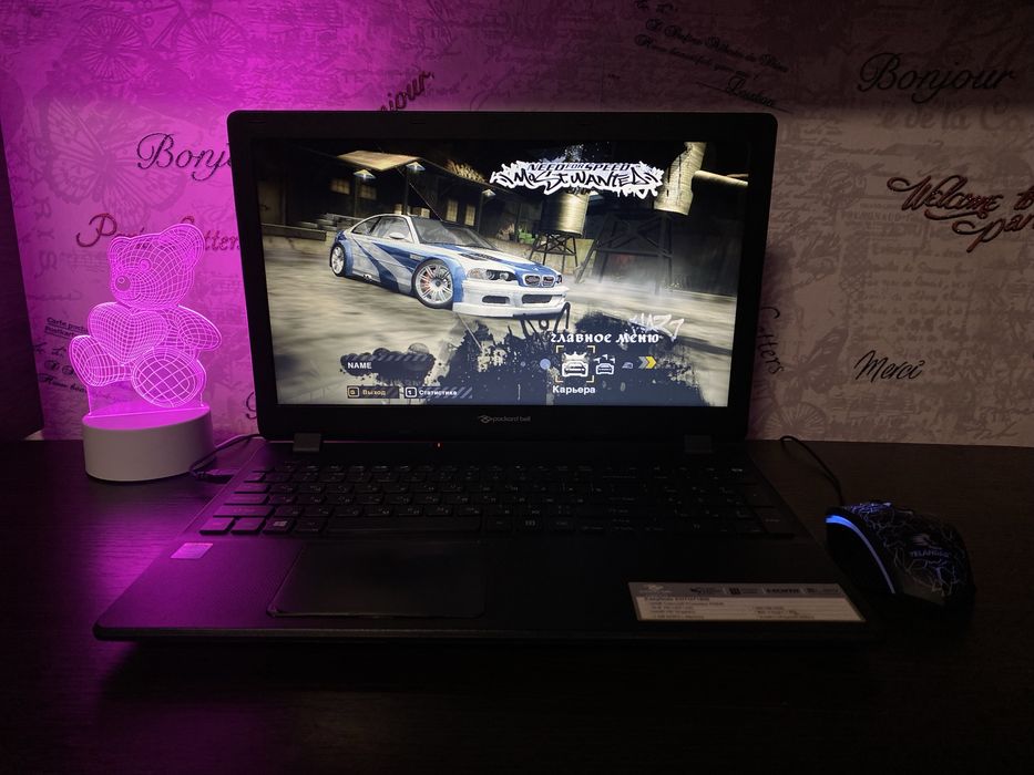 Ноутбук в ідеальному стані)