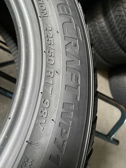 Шини 225/50/17 - 2шт Kumho WinterCraft WP71 зима