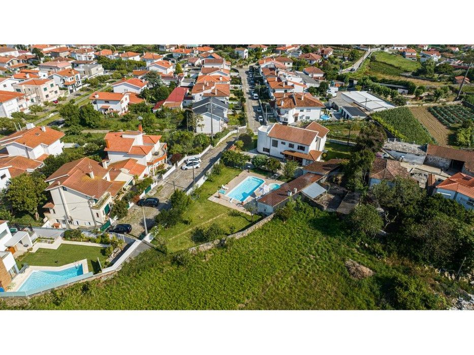 Moradia T4+1 - Carreço