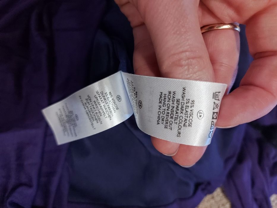 Wieczorowa sukienka z siateczką 40-42 cekinami   wzmacniająca brzuch p