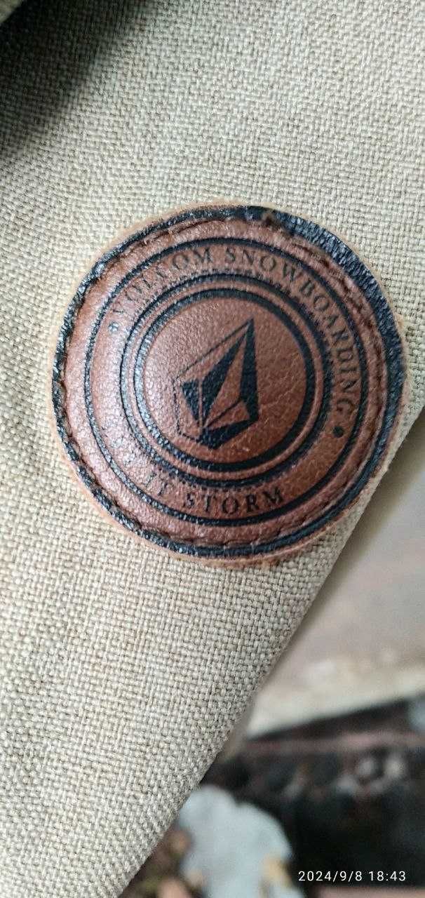 Чоловіча куртка, тканина мембрана (10Kmm/5кgm2), бренд Volcom.