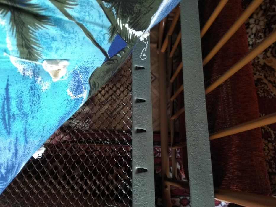 Металлическая кровать с матрацом