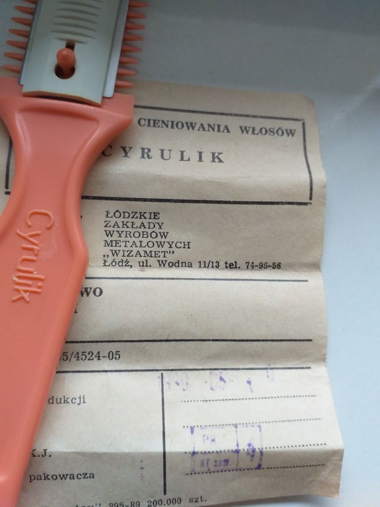 Przyżąd  do cieniowania  włosów  z czasów PRL.