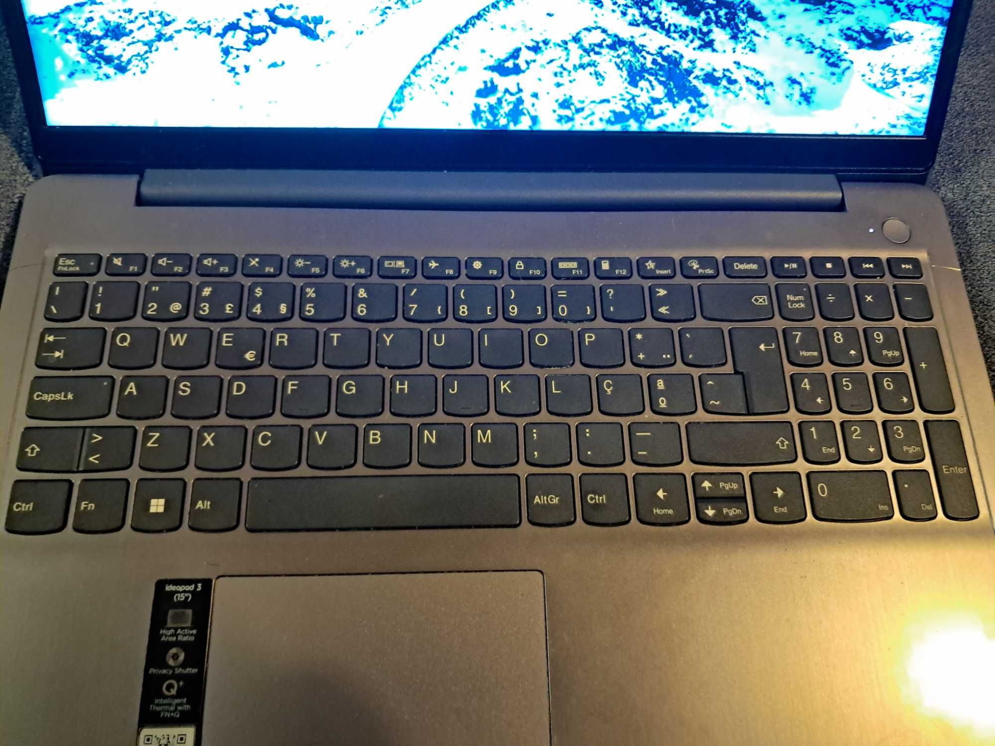 Portátil Lenovo Ideapad 3 (15ALC6)