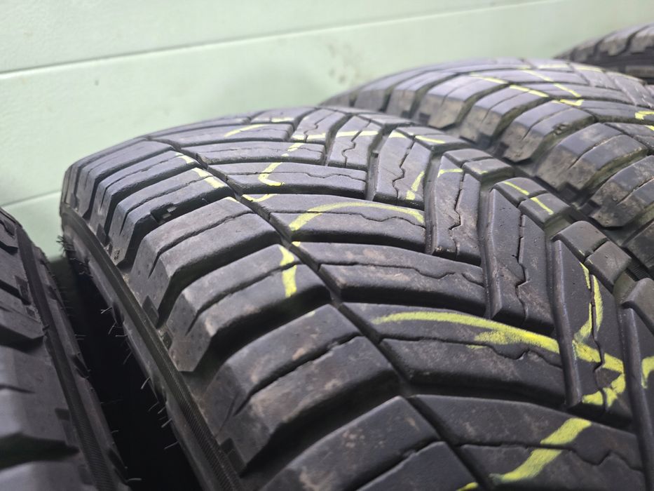Michelin Agilis Crossclimate 215/65R16C 109/107T 6,5mm 4X 21R