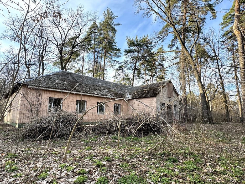 Ворзель, продаж комплексу будівель 800м2 + 6гектарів ділянки території