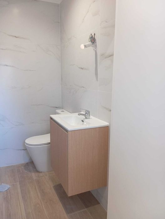 T2 renovado c/ 3 wc's e Jardim - H.S.João (Metro)