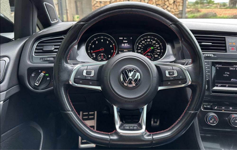 Volksvagen Golf GTI 2015 2.0 Бензин