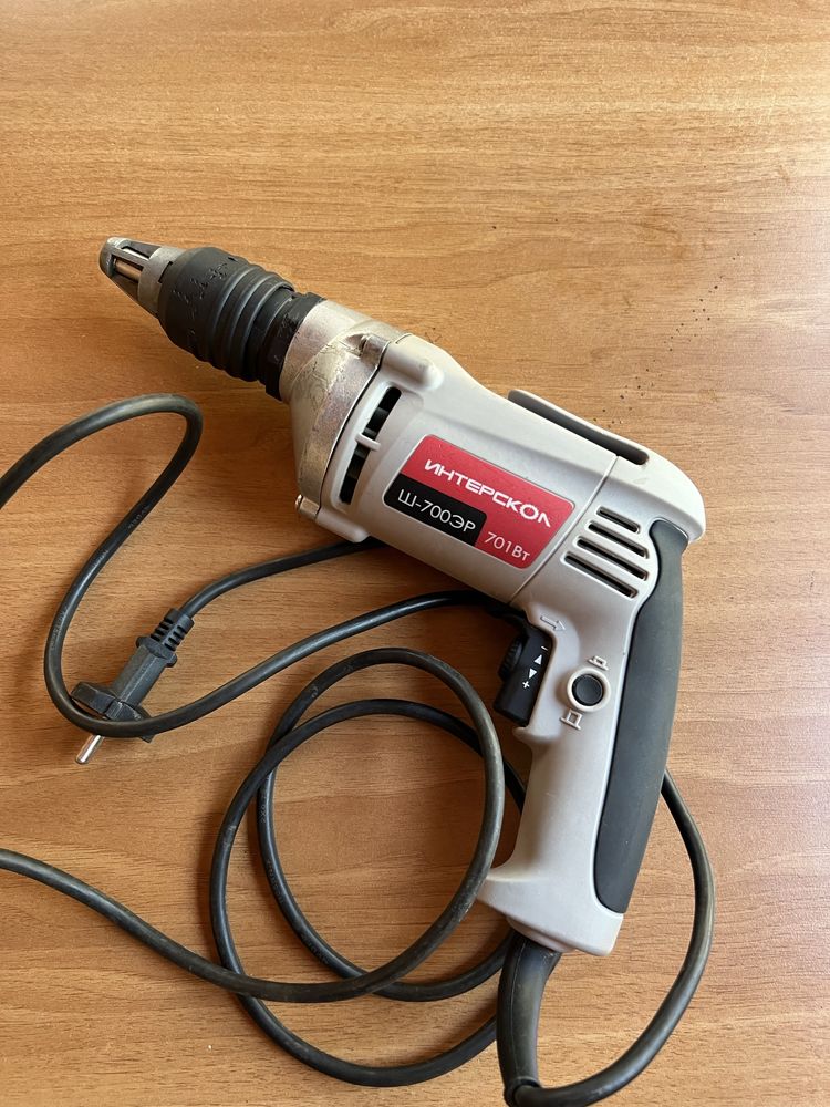 Продам шуруповерт 700w