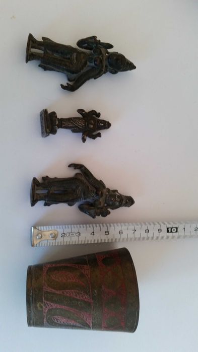 3 figurki hinduske i kubek,moździerz i wazonik