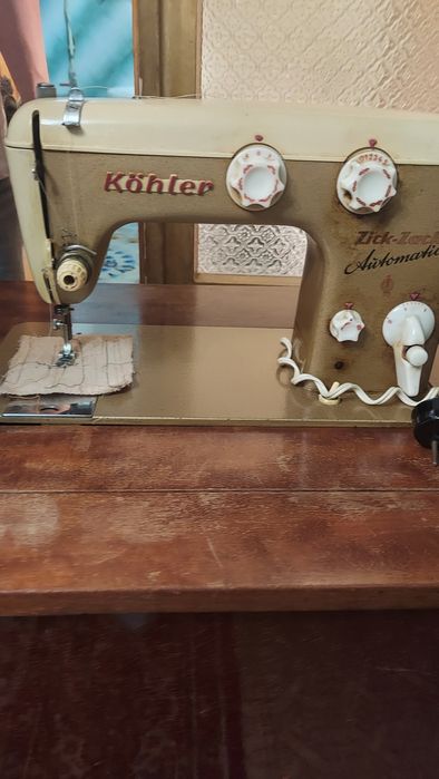 Швейная машинка с тумбой Kohler