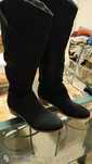 Botas pretas novas