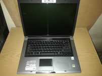 Sześć laptopów różnych marek