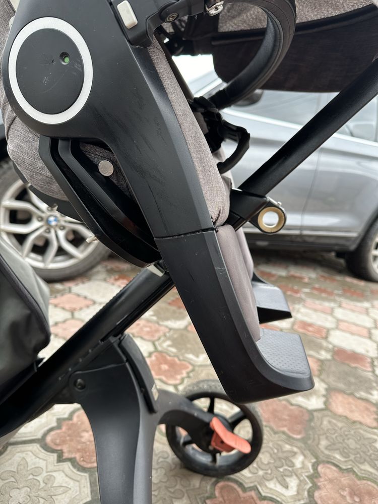 Продам Коляску Stokke  v6  2в 1