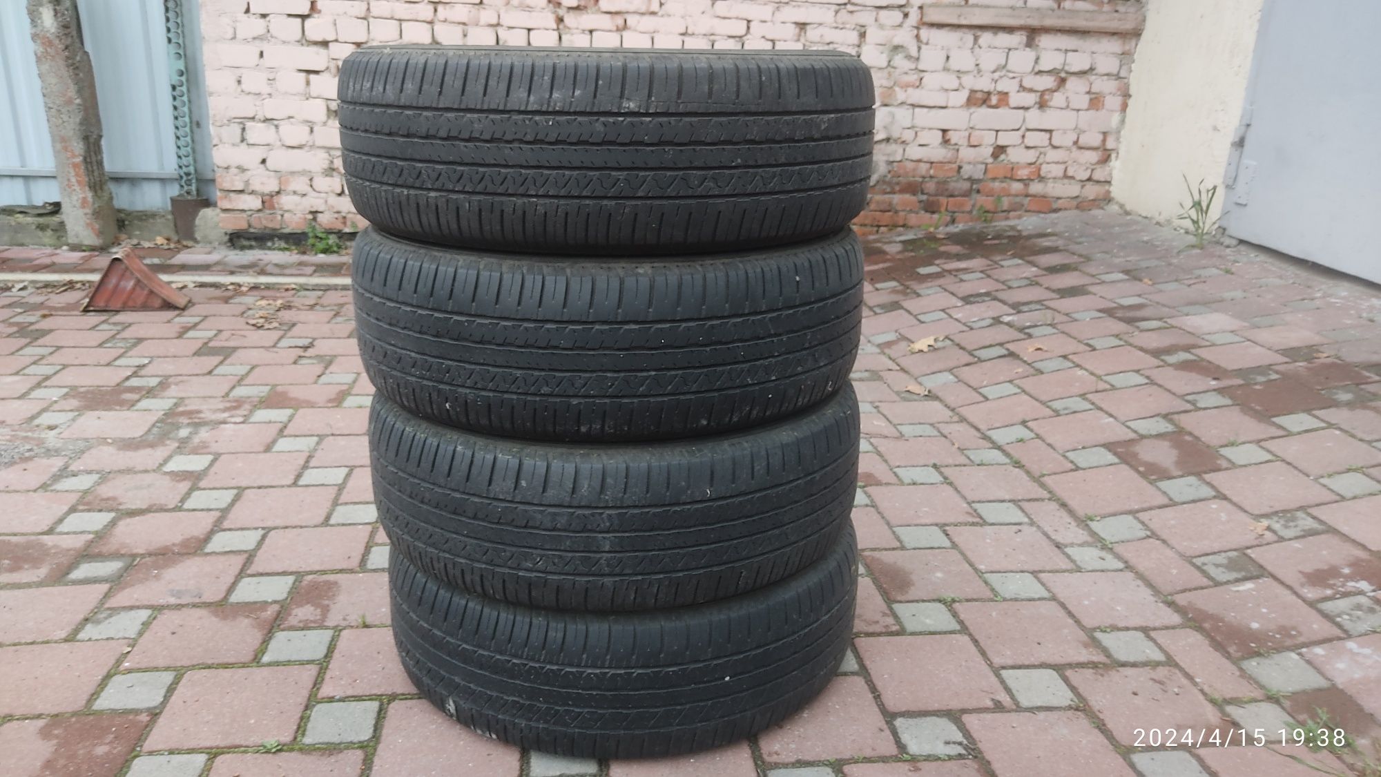 1000 грн Резина Falken 225 60 R18