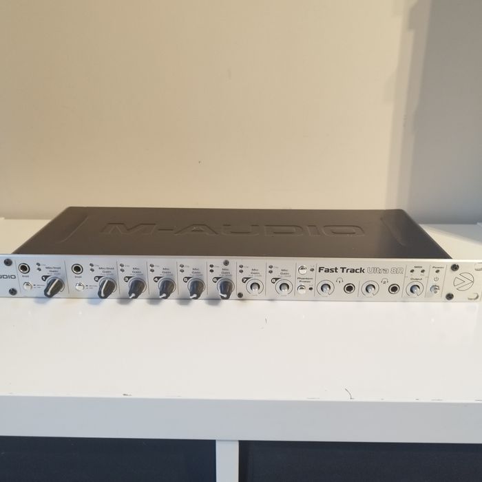 interfejs audio M-Audio Fast Track Ultra 8R