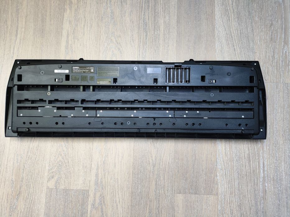 Синтезатор Casio LK-120 Key Lighting System підсвітка клавіш.