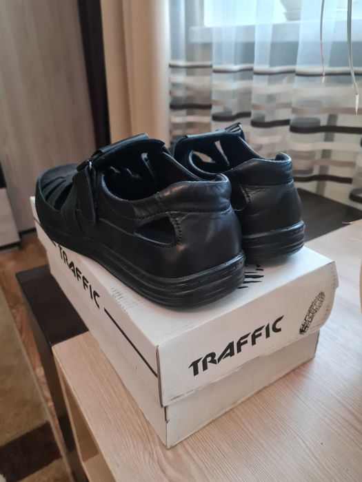 Продам мужские сандали кожа 44 размер