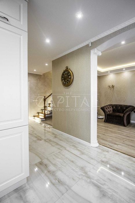 Продажа 3к квартиры,  ул Владимира Наумовича, Академгородок, Святошино