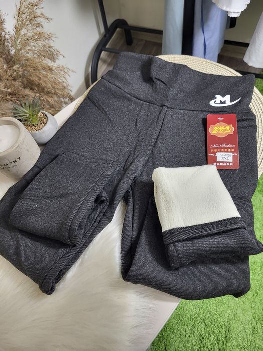 Якісні лосини в рубчик на білому флісі, лосіни термо теплі зимові