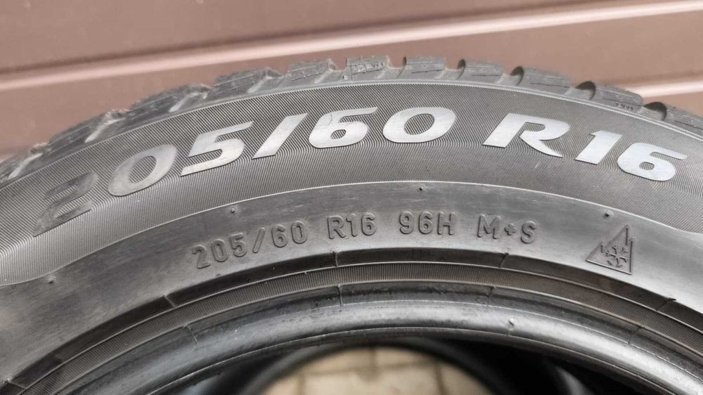 2 sztuki opony zima 205/60/16 Pirelli 96H XL rant  (OL615/OH)