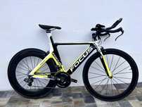 Rower czasowy Focus Chrono, rozmiar S, Ultegra 10s Di2 i koła karbon