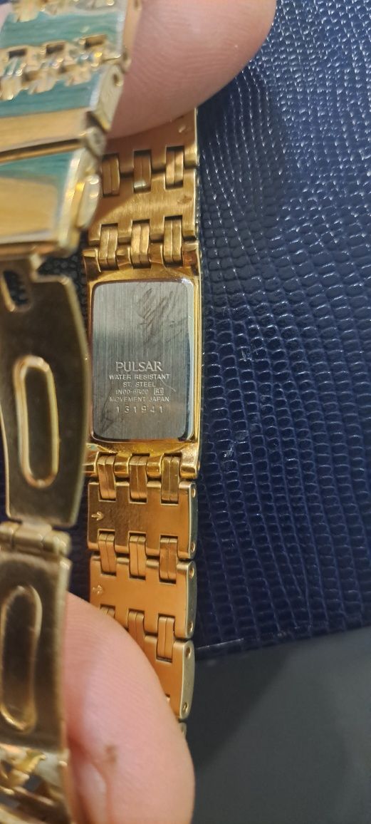 Relógio Pulsar Seiko senhora ouro.