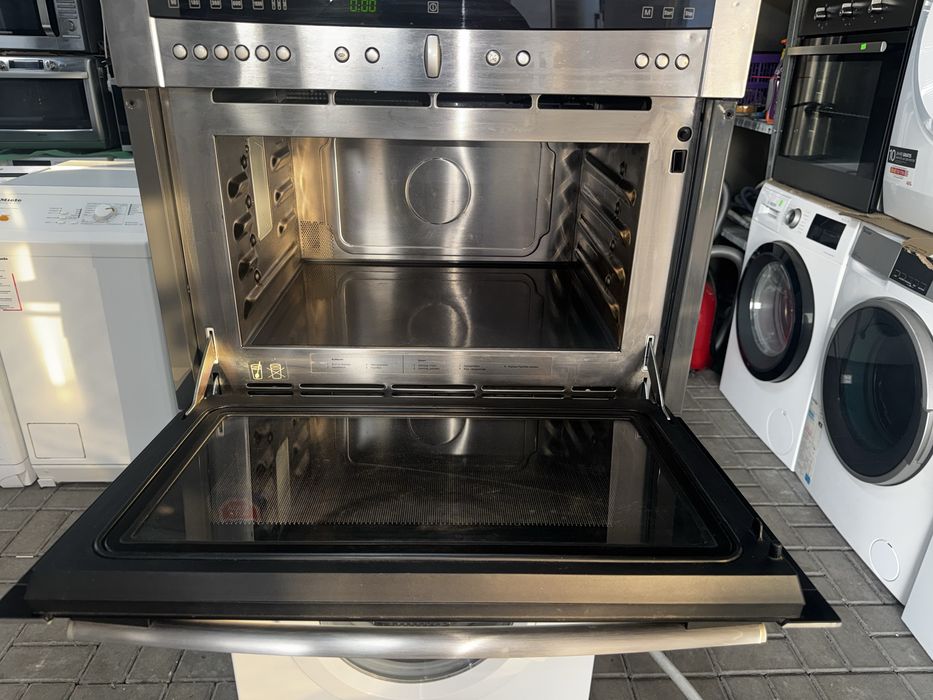 Neff C57W40N0 wbudowana kuchenka mikrofalowa pozostały model