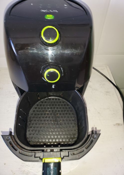 Air fryer cecotec preta