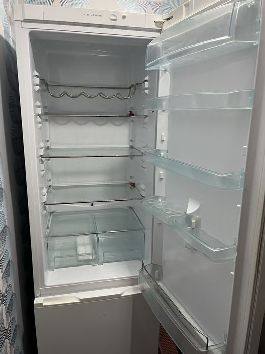 Продам холодильник Snaige