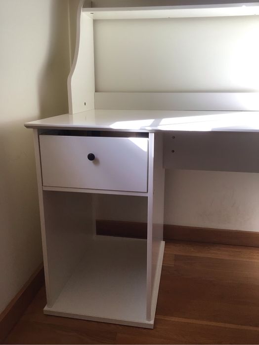 Secretaria e cadeira ikea