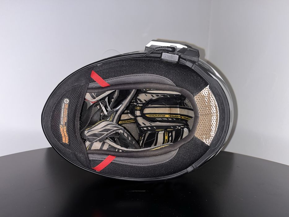 Capacete Scorpion Exo 2000 Air tamanho M, com intercomunicador