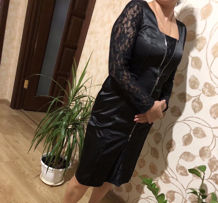 Платье черное, вечернее, нарядное, атлас, гипюр.