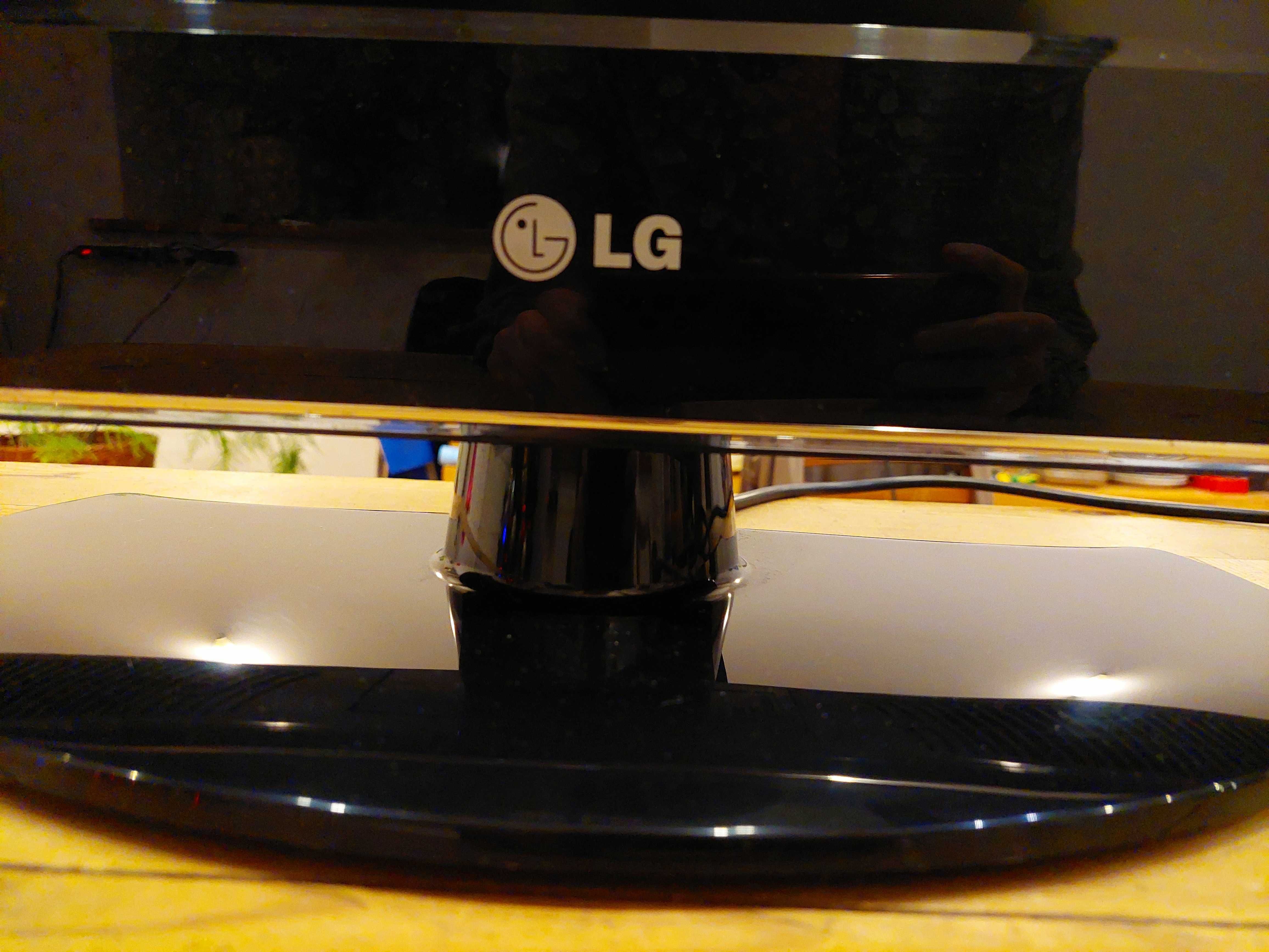 Telewizor LCD firmy LG model 32LH5000-ZB