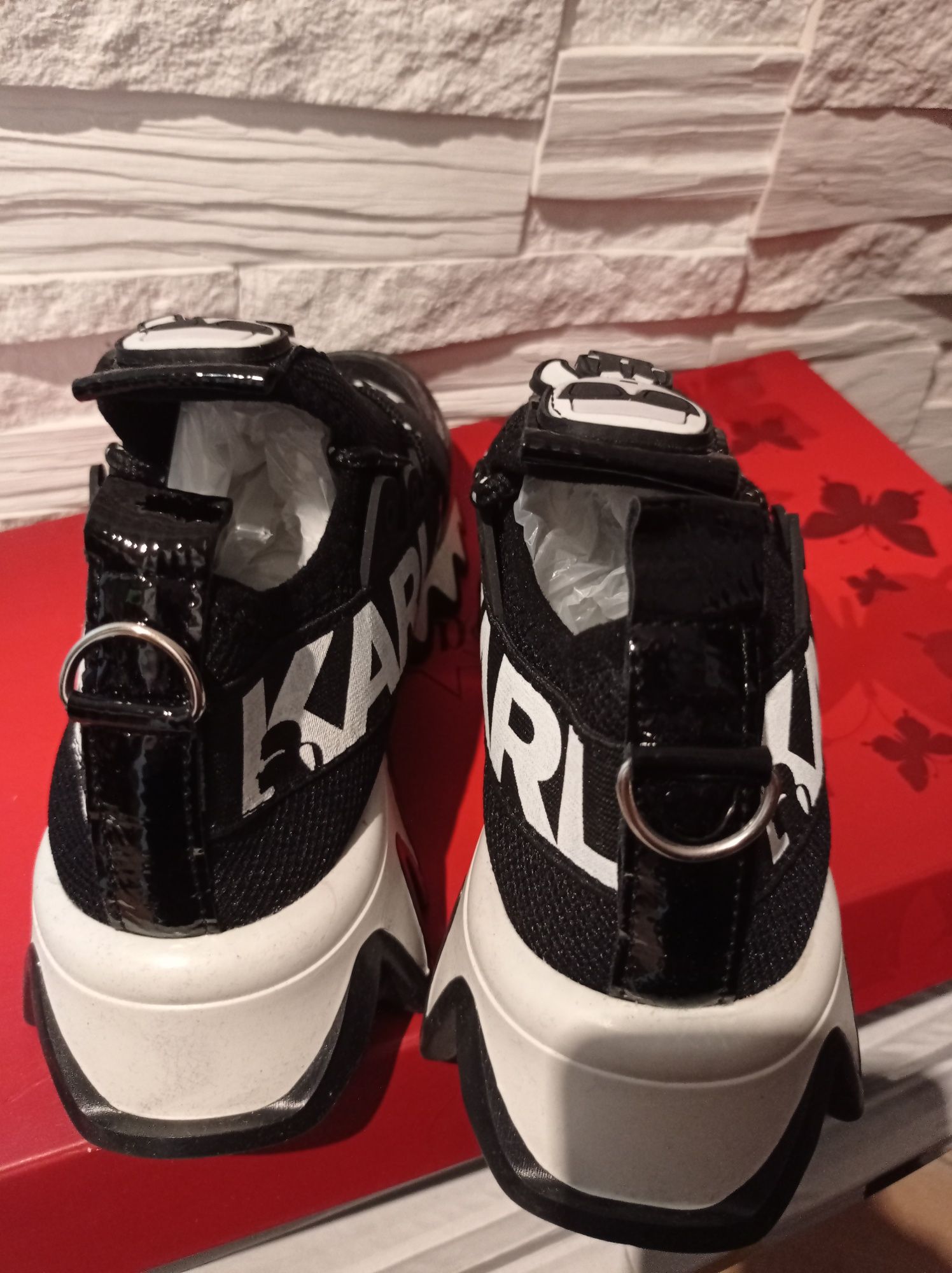 Wyprzedaż sportowe buty Karl Lagerfeld 36,37 czarne białe