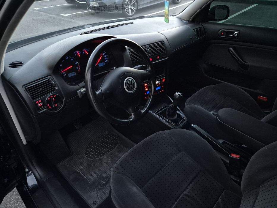 Продам Golf IV 1,6