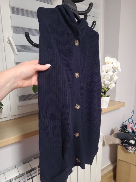 Kardigan, sweter rozpinany z kapturem