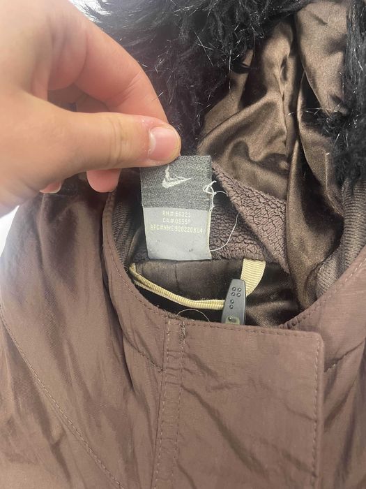 Nike ACG brązowe długa kurtka płaszczykowa damska zimowa