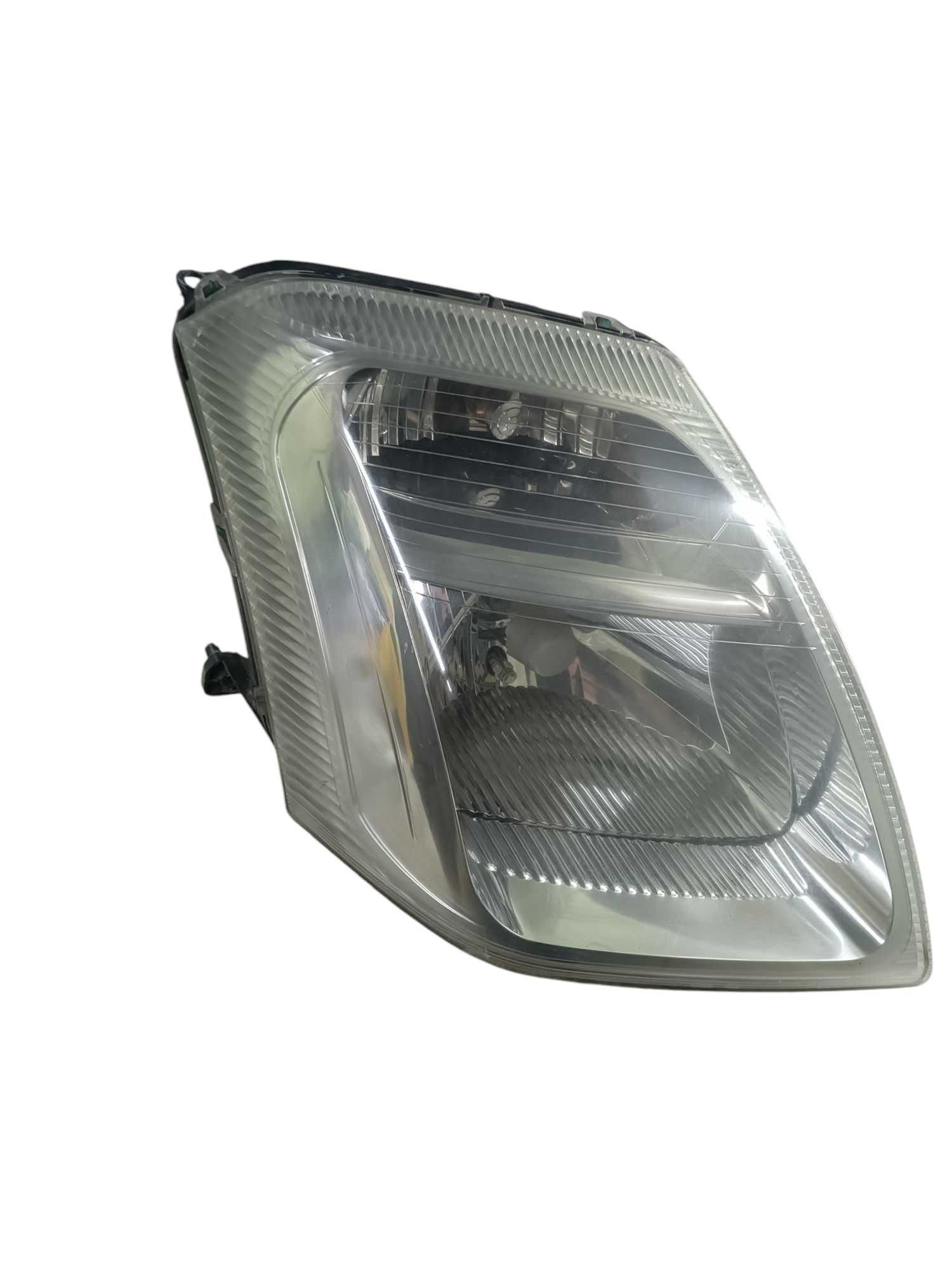 Lampa Reflektor Prawy Przód Prawa Przednia Citroen C2 Ułamane Ucho